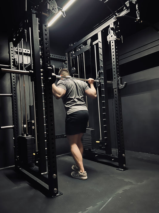 Multi-gym Krypton Sport XA-205 SMITH MACHINE con lat pulldown 1:1, 2 blocchi di peso da 110 kg, dip, peso totale 590 kg, nero opaco