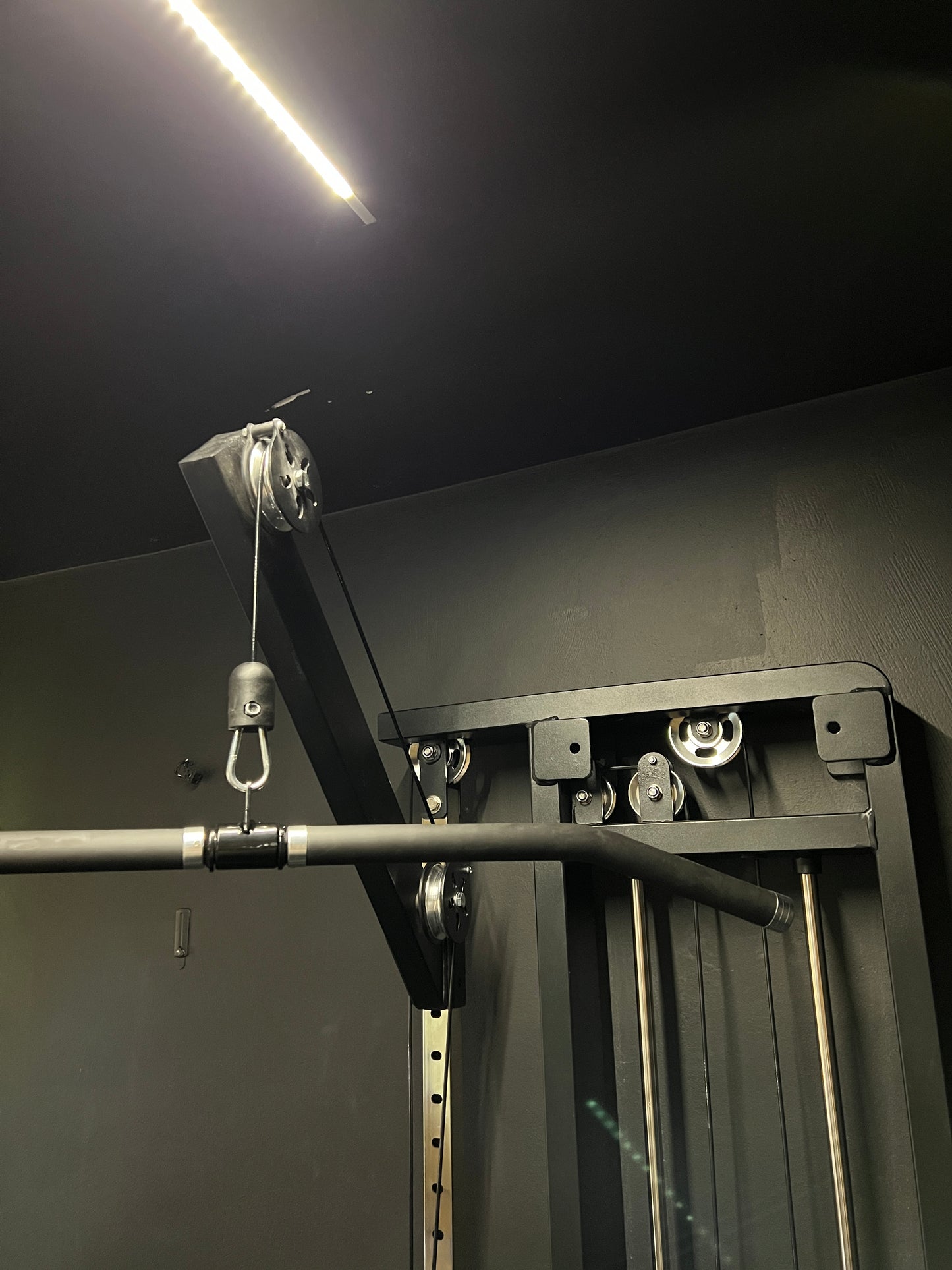 Cavo di trazione Krypton XC-205 LAT PULL, blocchi di peso da 120 kg, 250 kg, nero opaco