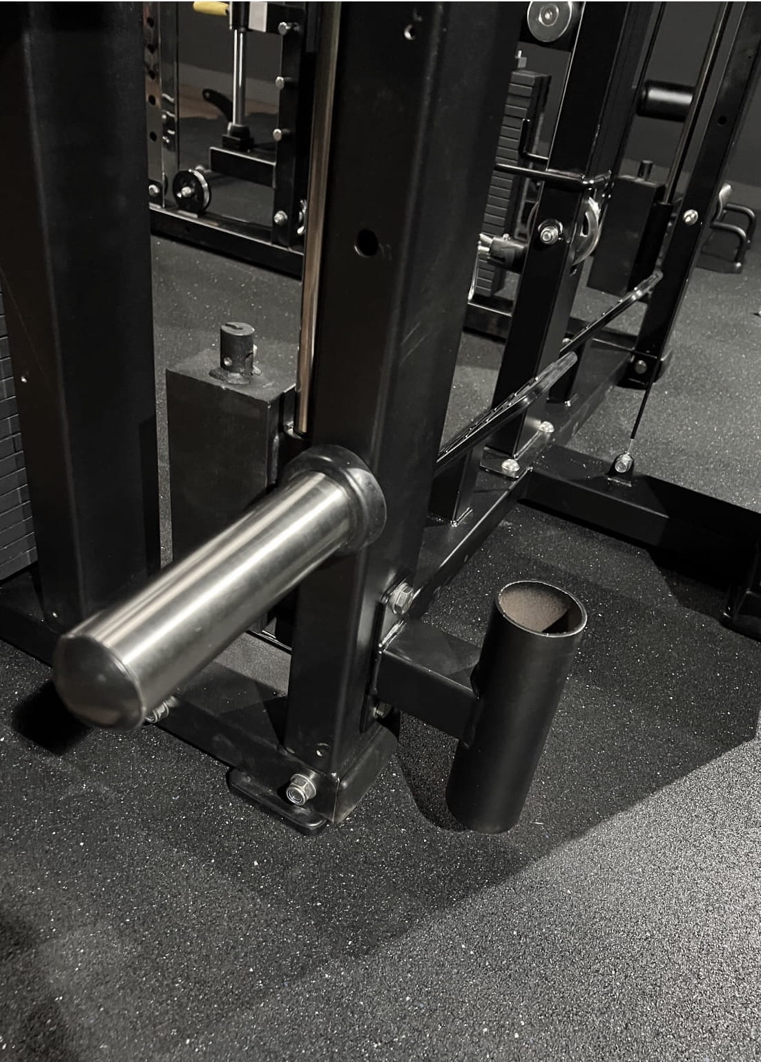 Krypton Sport XF-405 PRO MAX multi-gym con macchina Smith, 3 blocchi di peso da 120 kg, lat pulldown, dip, landmine, bracci di leva, peso totale 770 kg, nero opaco