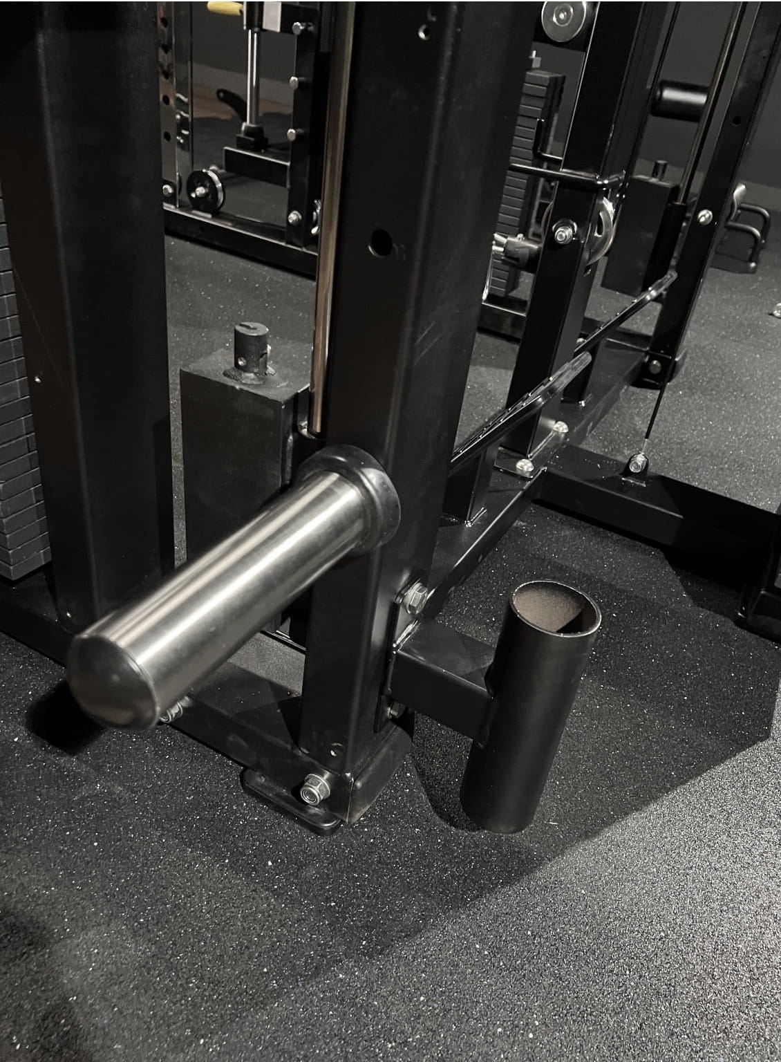 Krypton Sport XF-405 PRO multi-gym con macchina Smith, 3 blocchi di peso da 120 kg, lat pulldown, dip, landmine, bracci di leva, peso totale 720 kg, nero opaco