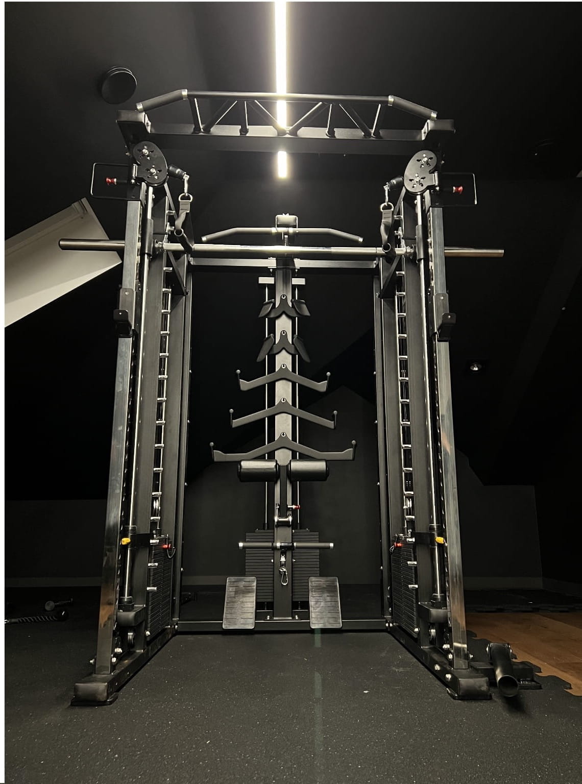 Krypton Sport XF-405 PRO MAX multi-gym con macchina Smith, 3 blocchi di peso da 120 kg, lat pulldown, dip, landmine, bracci di leva, peso totale 770 kg, nero opaco