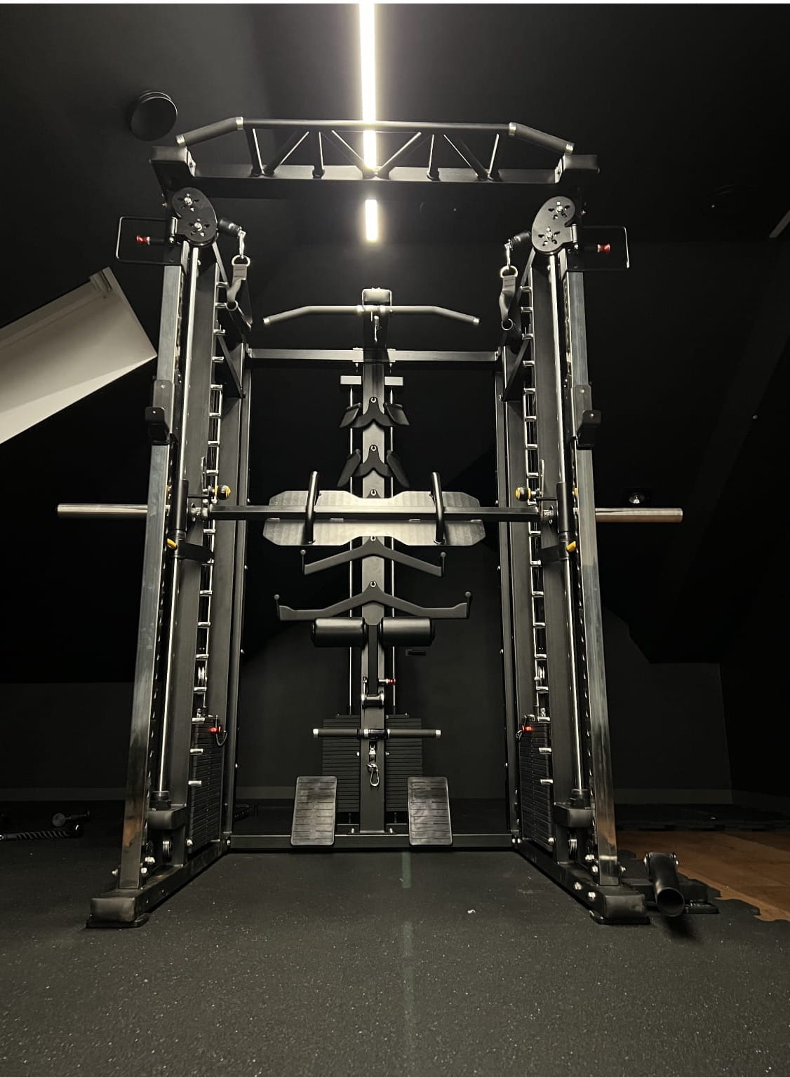 Krypton Sport XF-405 PRO multi-gym con macchina Smith, 3 blocchi di peso da 120 kg, lat pulldown, dip, landmine, bracci di leva, peso totale 720 kg, nero opaco