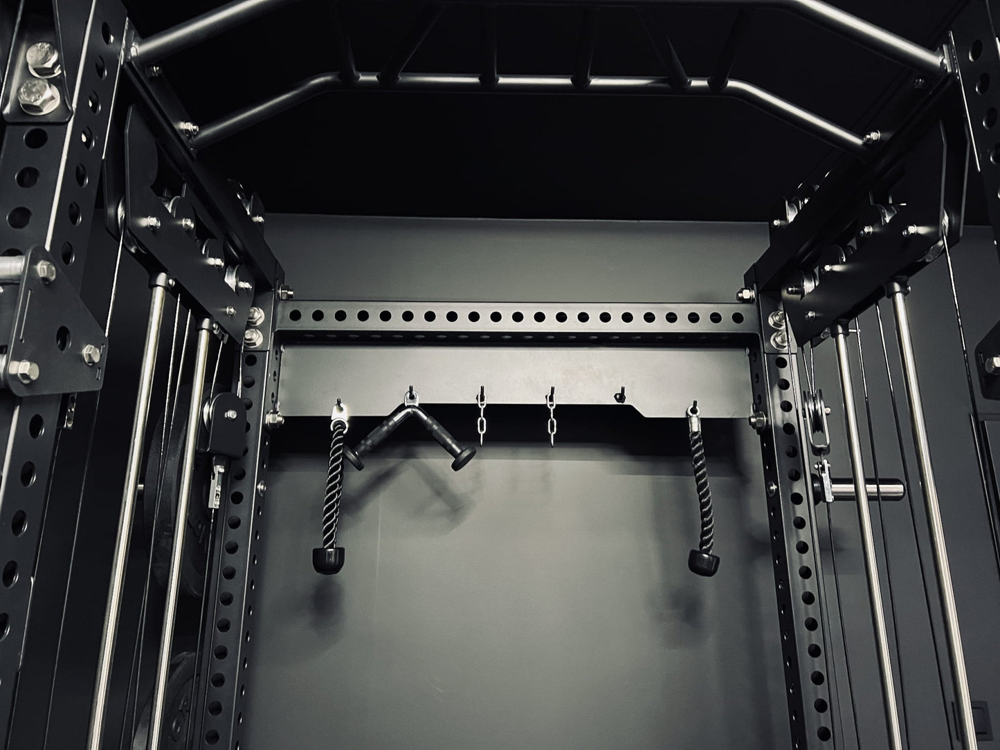 Multi-gym Krypton Sport XA-205 COMPACT con lat pulldown 1:1, 2 blocchi di peso da 110 kg, dip, peso totale 550 kg, nero opaco